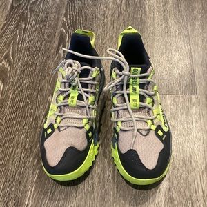 New Balance tennis shoes